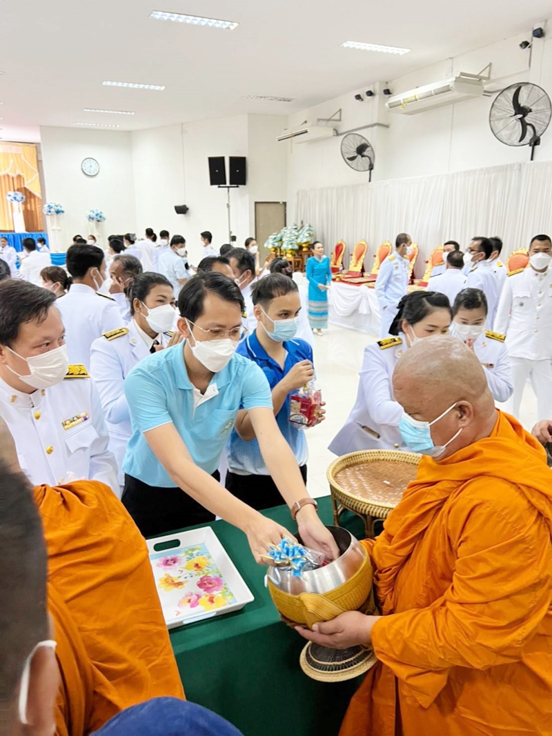 สำนักงานบังคับคดีจังหวัดทั่วประเทศ ร่วมพิธีทำบุญตักบาตรถวายพระราชกุศล เนื่องในโอกาสมหามงคลเฉลิมพระชนมพรรษา 90 พรรษา 12 สิงหาคม 2565 สมเด็จพระนางเจ้าสิริกิติ์พระบรมราชินีนาถ พระบรมราชชนนีพันปีหลวง 